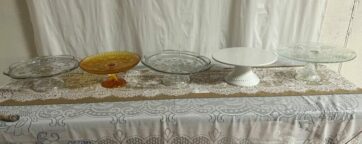 Glass cake stands