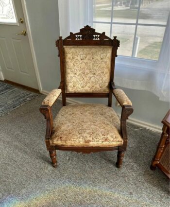 Vintage brown chair with arms